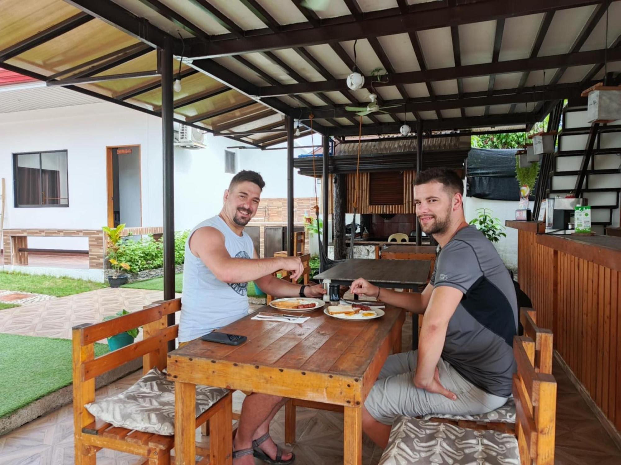 Casa Mia Inn Dauis Eksteriør bilde